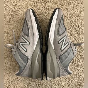 New Balance 990v5 Unisex Size 8 (Women’s) 6.5 (Men’s) Gray Castlerock Suede